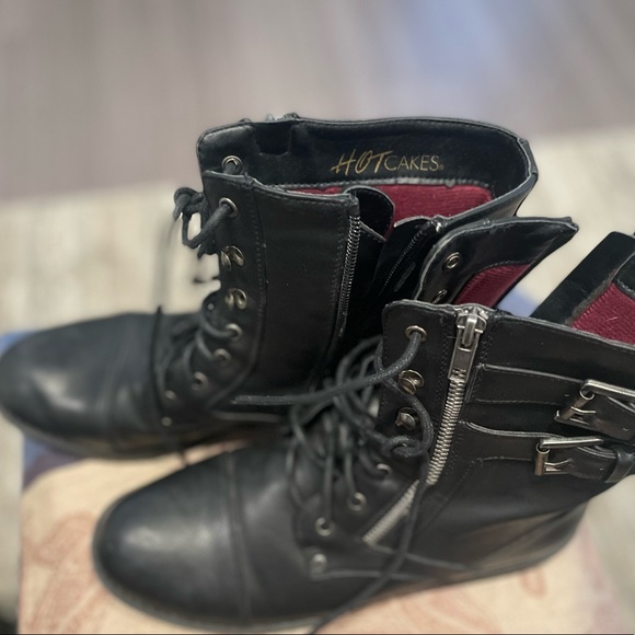 Hot Cakes Boots - Picture 3 of 9